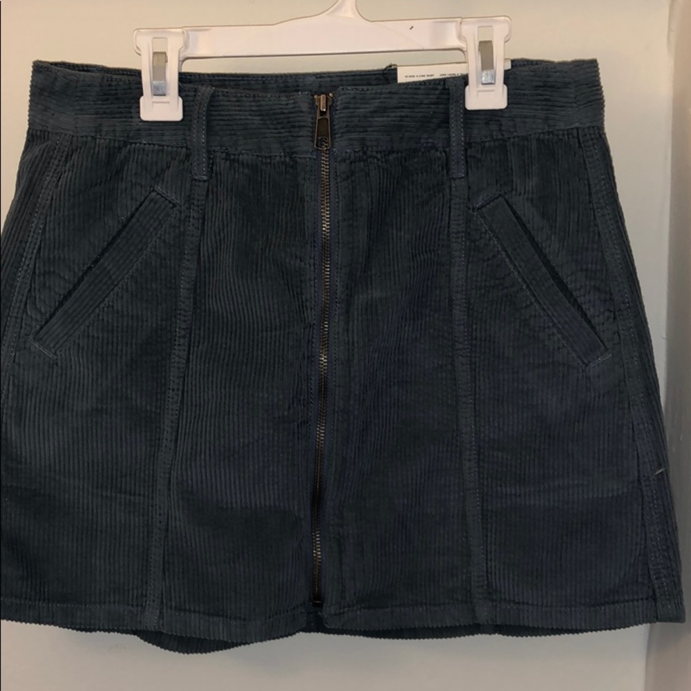 American eagle zip up skirt